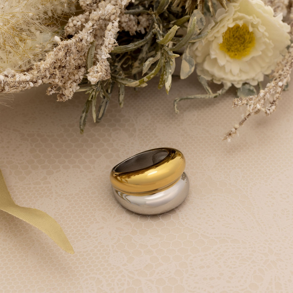 Mixed metal side by side ring, studio styling